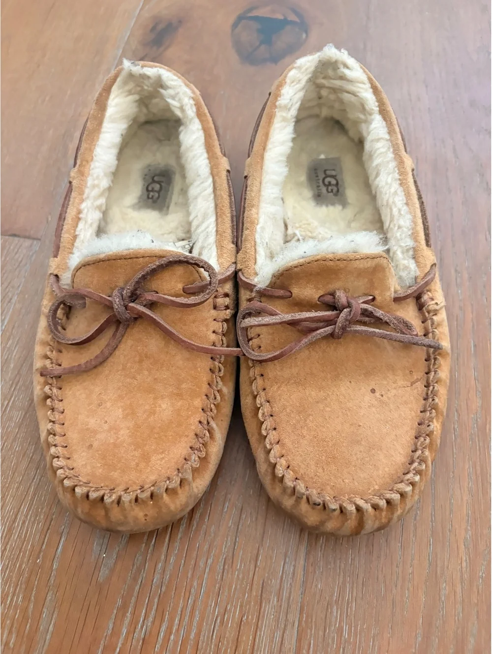 UGG Chestnut Moccasin Slippers Shearling Lined Cozy Comfort Size 8